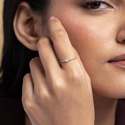 Aura Bezel Ring in 925 Silver