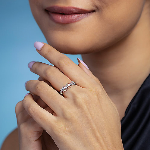 Dewdrop Ring in 925 Silver