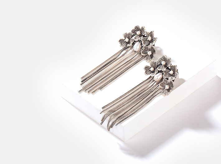 Emmelin P Earrings