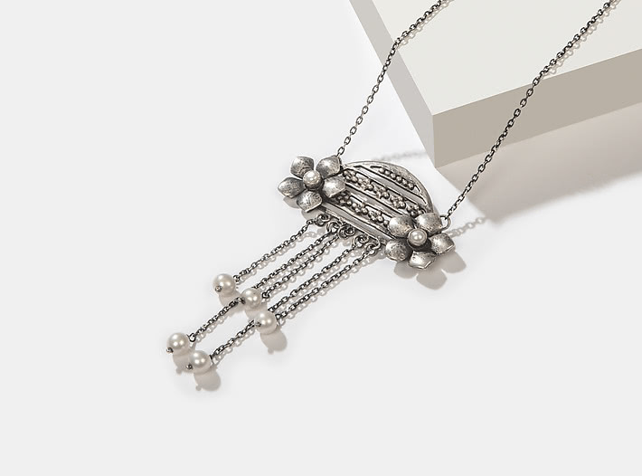 Murasaki S Necklace
