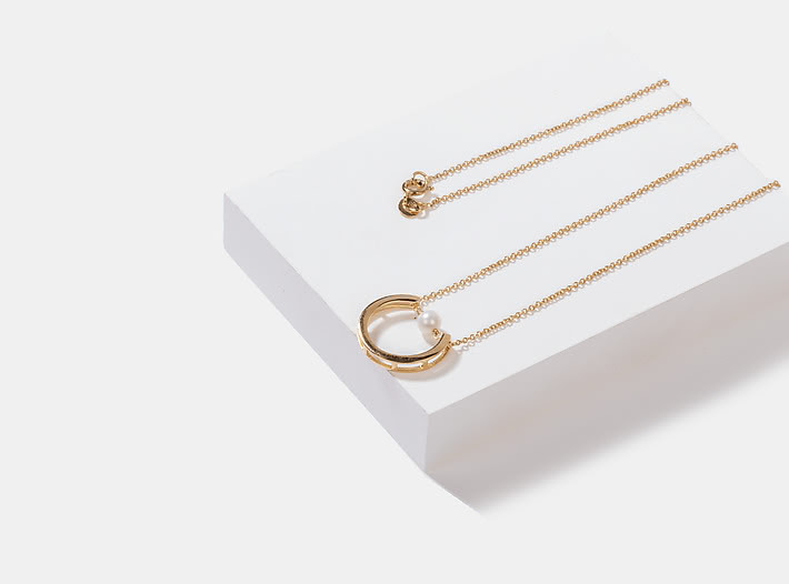 So Wearable Necklace in Gold Plating