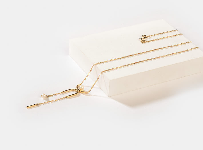 Slick Mode Necklace in Gold Plating