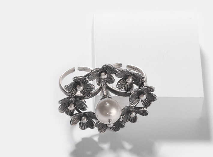 Alma W Ring
