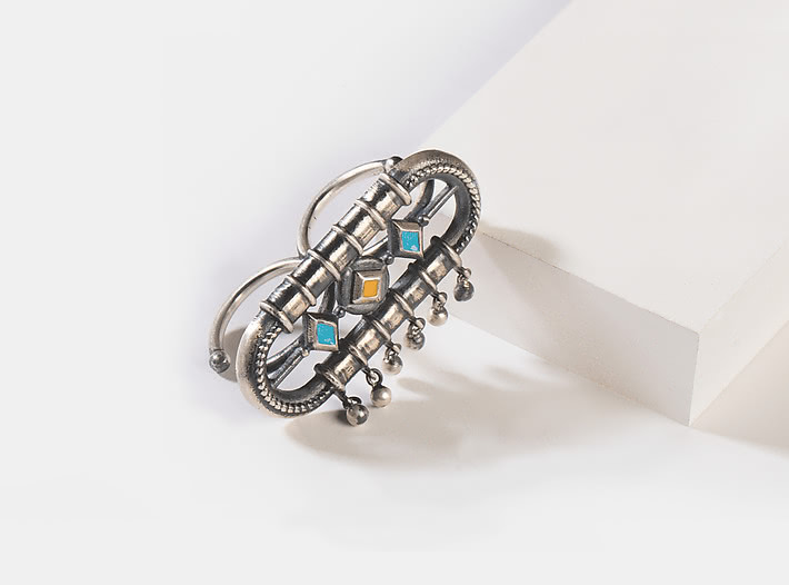 Antique Vali Window Ring