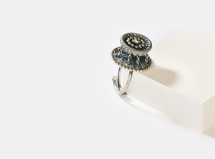 Antique Dalair Shield Ring